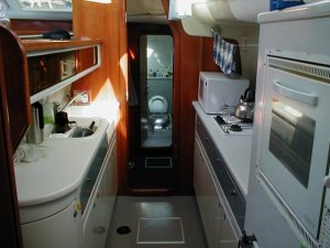 13_Galley-head.JPG (17487 bytes)